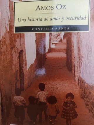 Una historia de amor y oscuridad