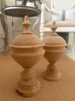 Obeliscos de madera Becara (2 unidades)