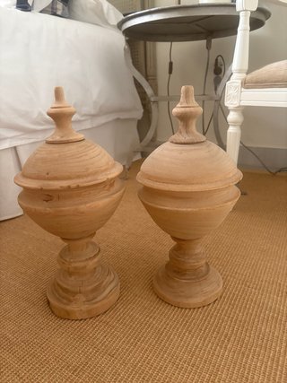 Obeliscos de madera Becara (2 unidades)