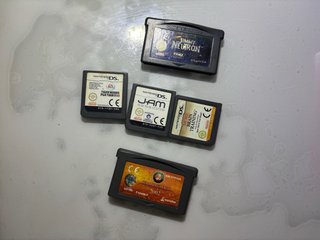 Consola Nintendo DS Roja + 4 Juegos
