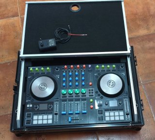 Controlador Traktor S4 mk3 + Maleta + licencia