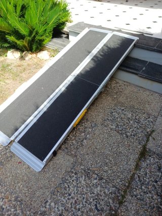 Rampa para escaleras plegable