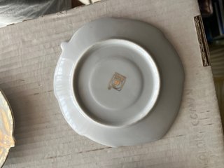 Juego 4 tazas y platillos porcelana oro peach