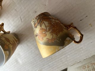 Juego 4 tazas y platillos porcelana oro peach