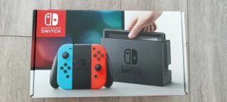 Nintendo Switch Azul y Amarillo fosforito