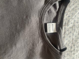 Lote 2 camisetas Berskha y Pull & Bear