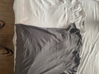 Lote 2 camisetas Berskha y Pull & Bear