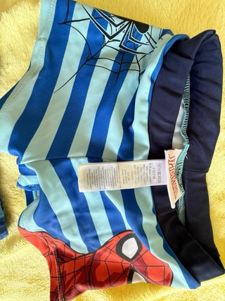 Lote 2 bañadores niño Spiderman y surfero