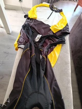 Maillot y culote ciclismo