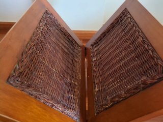 Revistero madera y ratán plegable vintage