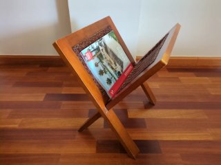 Revistero madera y ratán plegable vintage