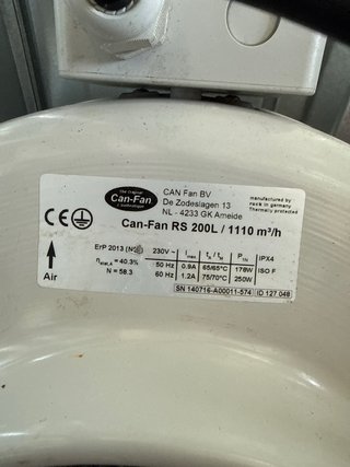 Extractor Can-Fan RS 200L - Potente y Metálico