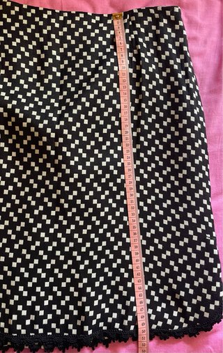 Falda corta mini vintage de cuadros blanco y negro