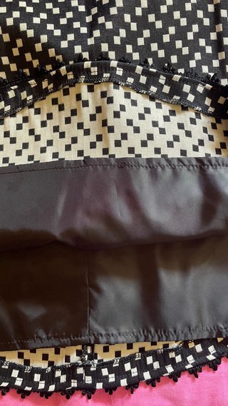 Falda corta mini vintage de cuadros blanco y negro