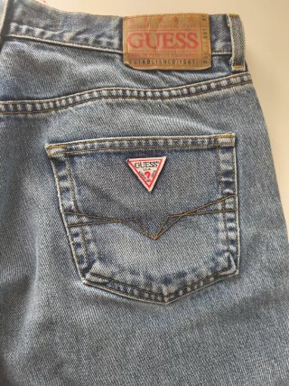 Pantalón corto Guess Talla 33