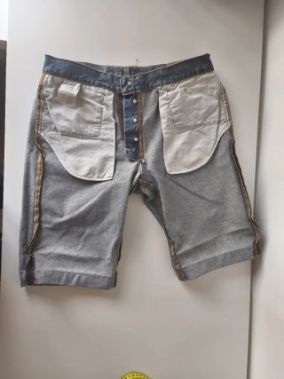 Pantalón corto Guess Talla 33