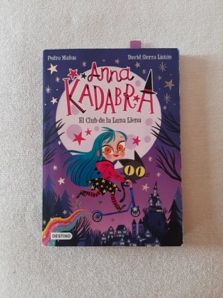 Anna Kadabra 1. El Club de la Luna Llena