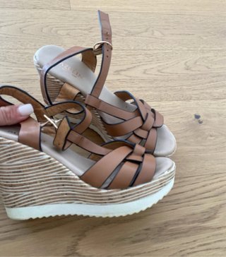 Sandali donna marrone con plateau