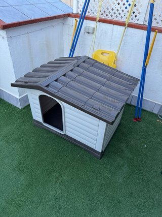 Casa per cani da esterno grigia e marrone