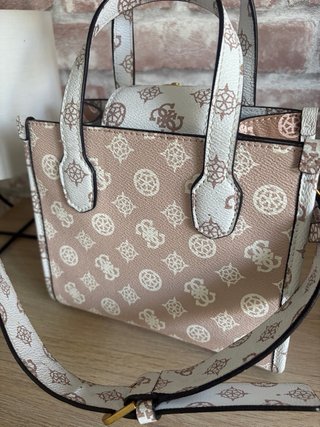 Bolso Guess beige y blanco