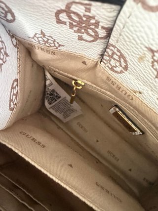 Bolso Guess beige y blanco