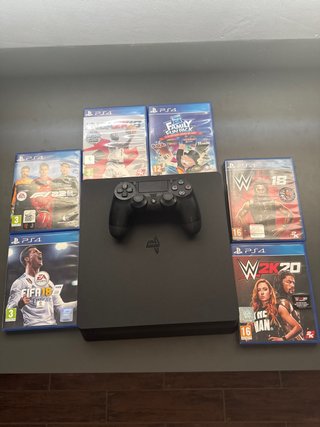 PS4 (PlayStation 4) + Controller + 6 Giochi