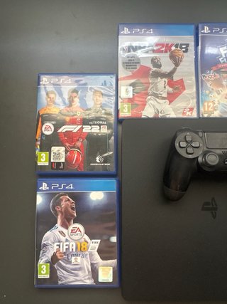 PS4 (PlayStation 4) + Controller + 6 Giochi