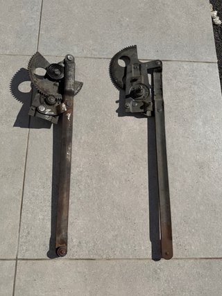 2 Elevalunas BMW 2002 (1973) Originales
