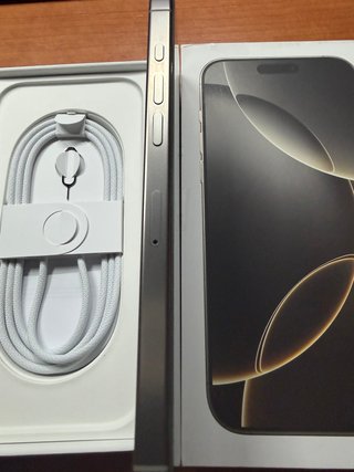 iPhone 16 Pro Max 256GB Titanio