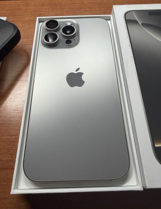 iPhone 16 Pro Max 256GB Titanio