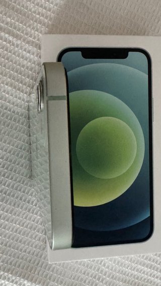 iPhone 12 Apple