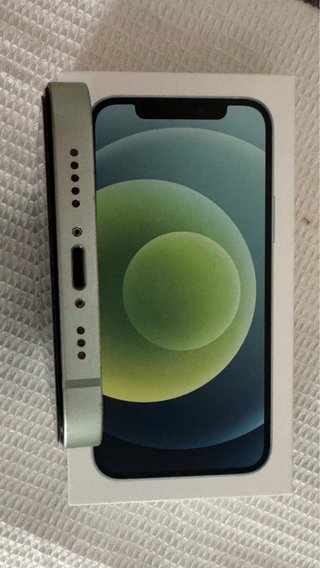iPhone 12 Apple