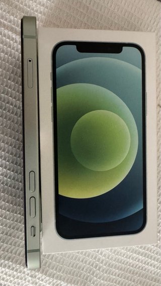 iPhone 12 Apple
