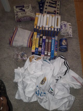 Lote Real Madrid VHS y Merchandising