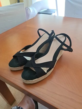 Cuñas negras de esparto