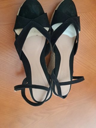 Cuñas negras de esparto