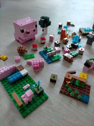 LEGO Minecraft 21268 Casa del Cerdo Bebé incomplet