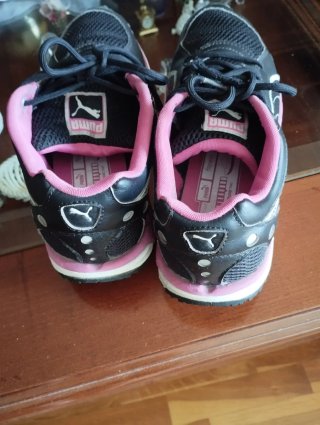 Zapatillas deportivas Puma negras y rosas