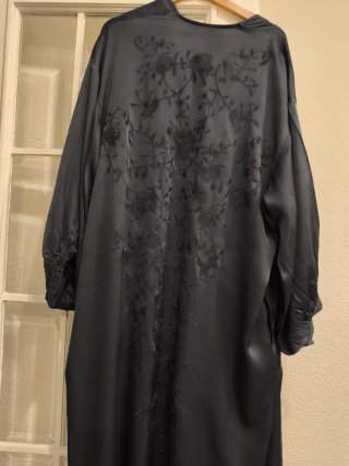 Kimono negro bordado