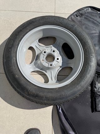 Rueda repuesto BMW con funda original