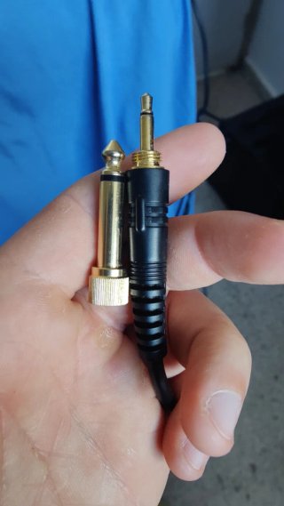 Micrófono AKG D44 S Dinámico Negro