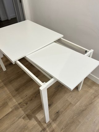 Mesa extensible comedor + 4 sillas