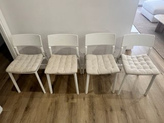 Mesa extensible comedor + 4 sillas