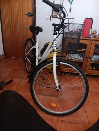 Bicicleta paseo 26 Fairway con cesta