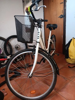 Bicicleta paseo 26 Fairway con cesta