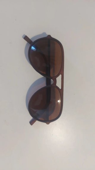 Gafas de sol marrones