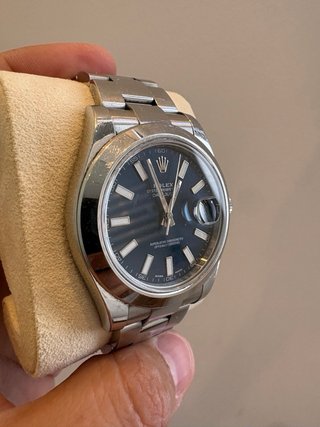 Rolex Datejust 41  esfera azul Caja y Papeles