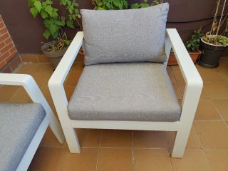 Conjunto sofás y mesa exterior
