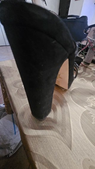 Sandali neri con tacco e strass
