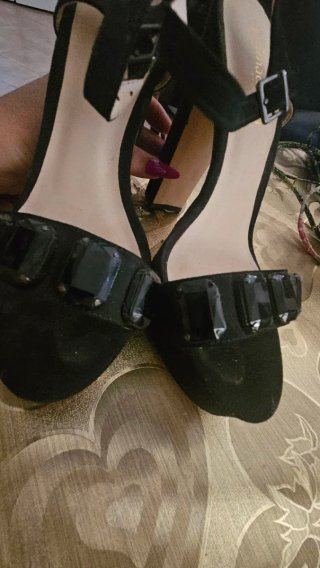Sandali neri con tacco e strass